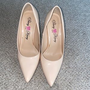 Penny loves Kenny Cream Heels
